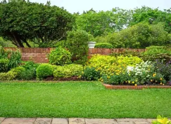 landscaping services Crystal Lakes